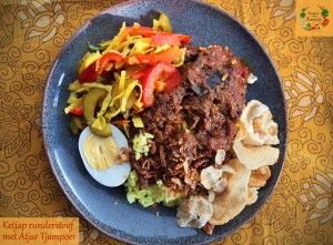ketjap runderstoof met atjar tjampoer